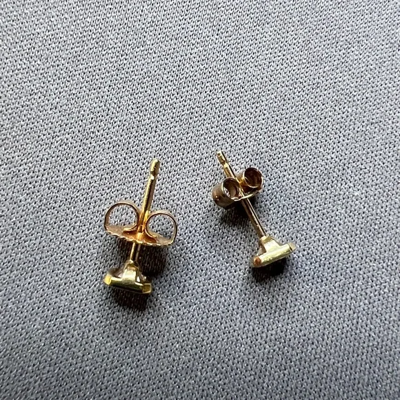 Gold Stud Earrings with Clear Emerald-Cut Stones - Picture 4 of 4